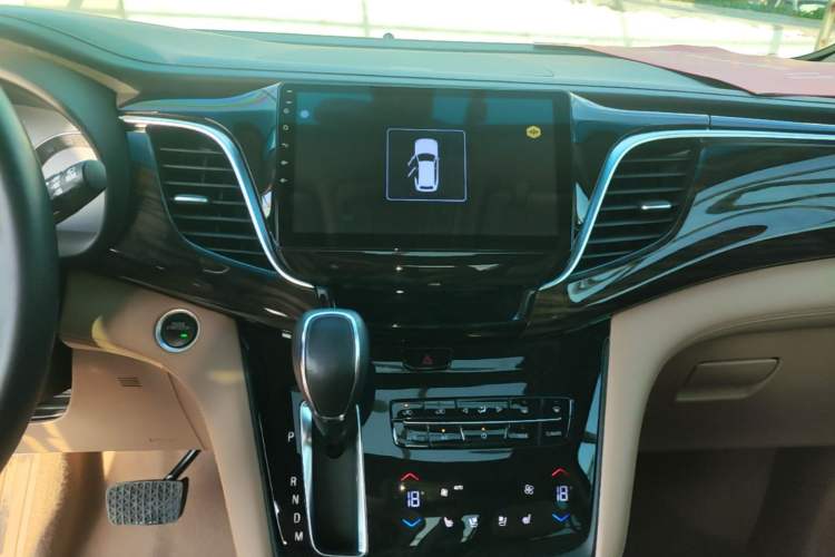 Used Buick GL8 2017 ES 28T Flagship Model China V Standard Audio And AC Panel