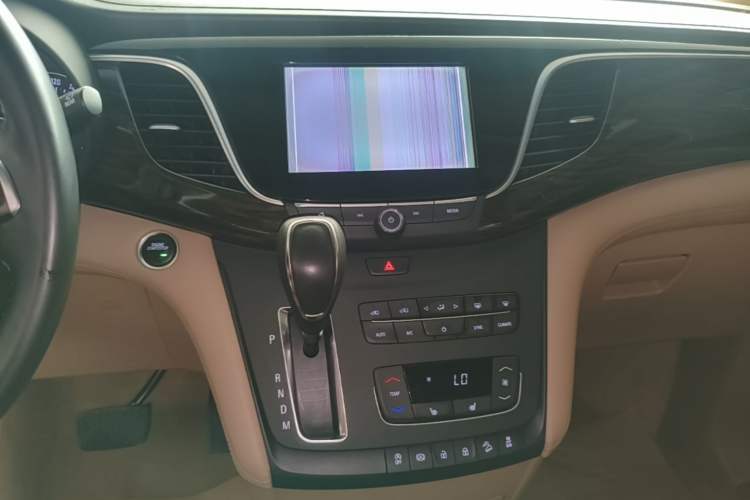 Used Buick GL8 2017 ES 28T Premium Version China V Standard Audio And AC Panel