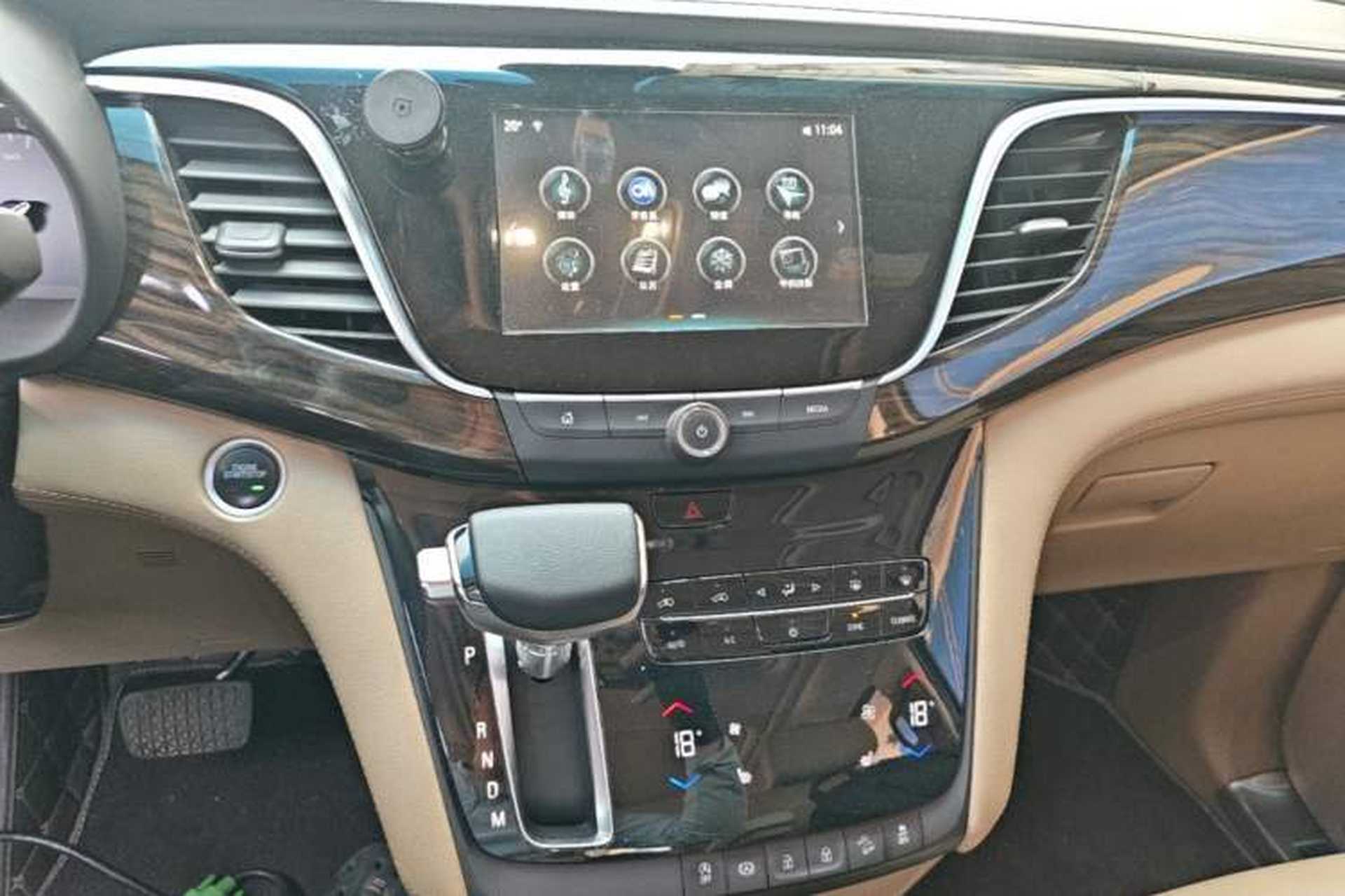 Used Buick GL8 2017 ES 28T Luxury Model China V Standard Audio And AC Panel