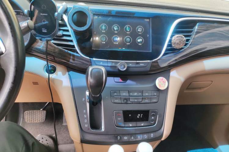 Used Buick GL8 2017 ES 28T Premium Version China V Standard Audio And AC Panel