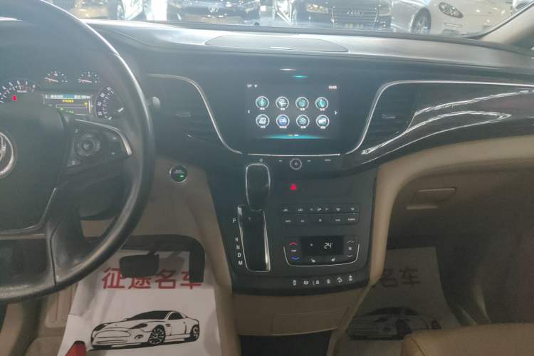 Used Buick GL8 2017 ES 28T Premium Version China V Standard Audio And AC Panel
