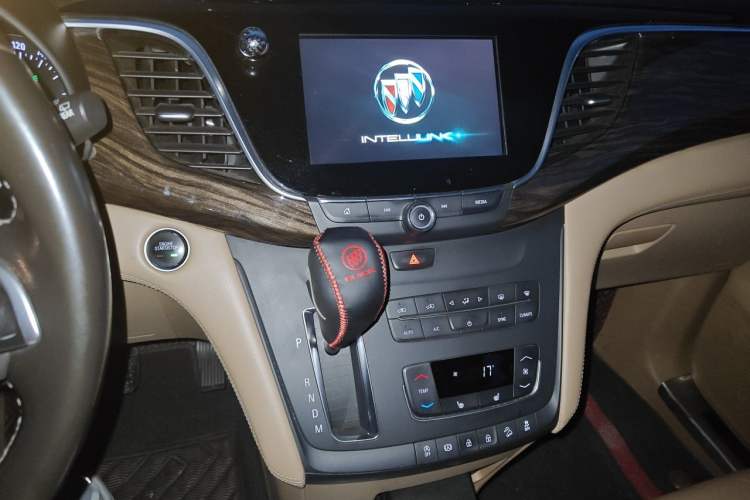 Used Buick GL8 2017 ES 28T Premium Version China V Standard Audio And AC Panel