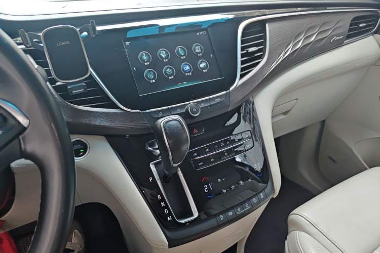 Used Buick GL8 2017 28T Avenir Avia National Emission Standard V Audio And AC Panel