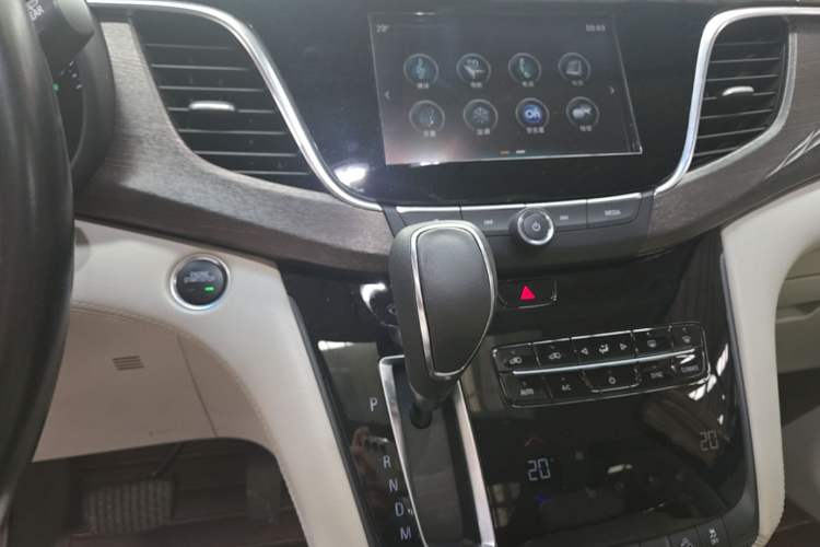 Used Buick GL8 2017 28T Avenir Avia National Emission Standard V Audio And AC Panel