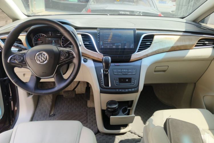 Used Buick GL8 2017 ES 28T Comfort Model China V Standard Center Console