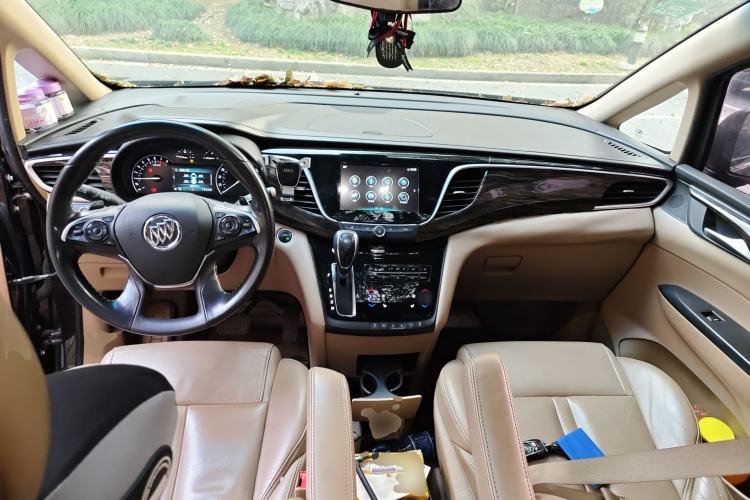 Used Buick GL8 2017 ES 28T Luxury Model China V Standard Center Console