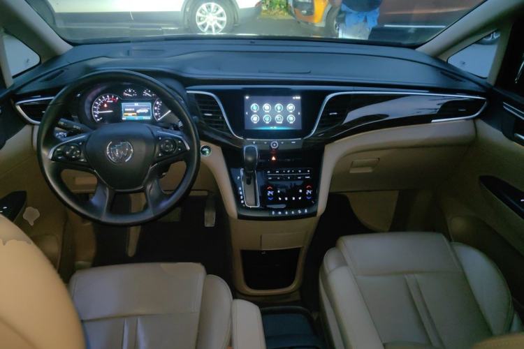 Used Buick GL8 2017 ES 28T Flagship Model China V Standard Center Console