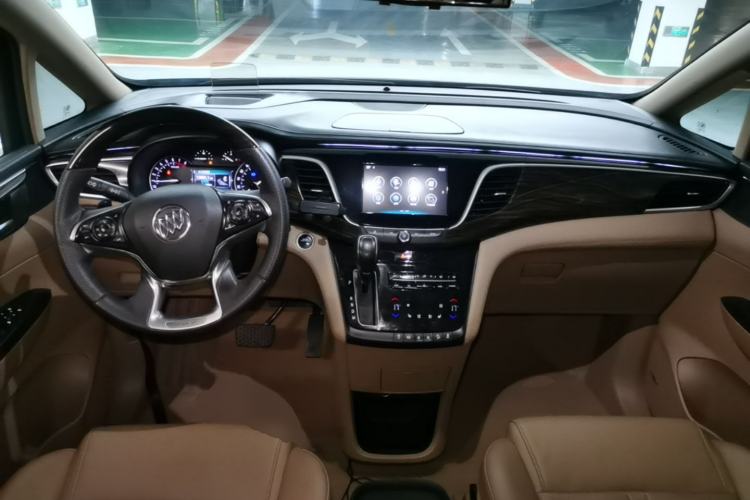 Used Buick GL8 2017 ES 28T Flagship Model China V Standard Center Console