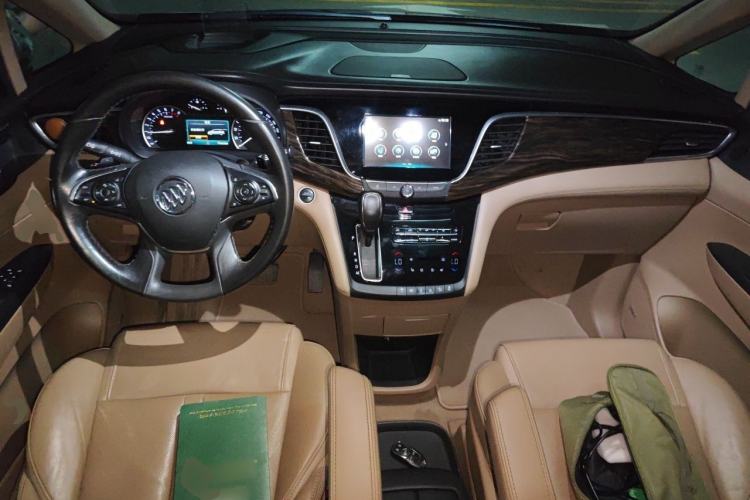 Used Buick GL8 2017 ES 28T Flagship Model China V Standard Center Console