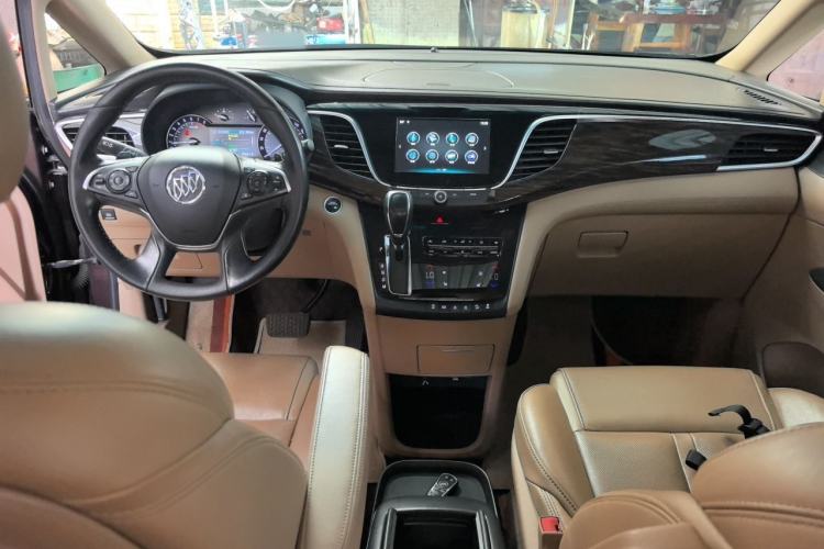 Used Buick GL8 2017 ES 28T Luxury Model China V Standard Center Console