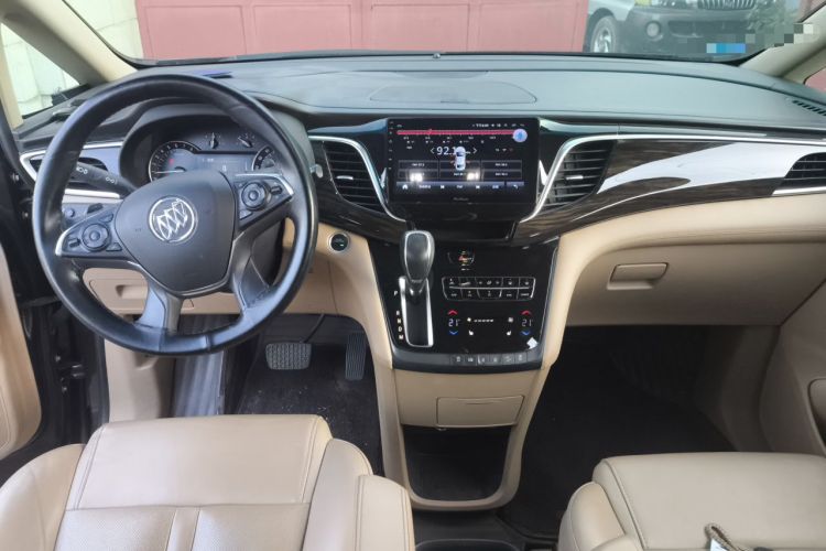 Used Buick GL8 2017 ES 28T Luxury Model China V Standard Center Console