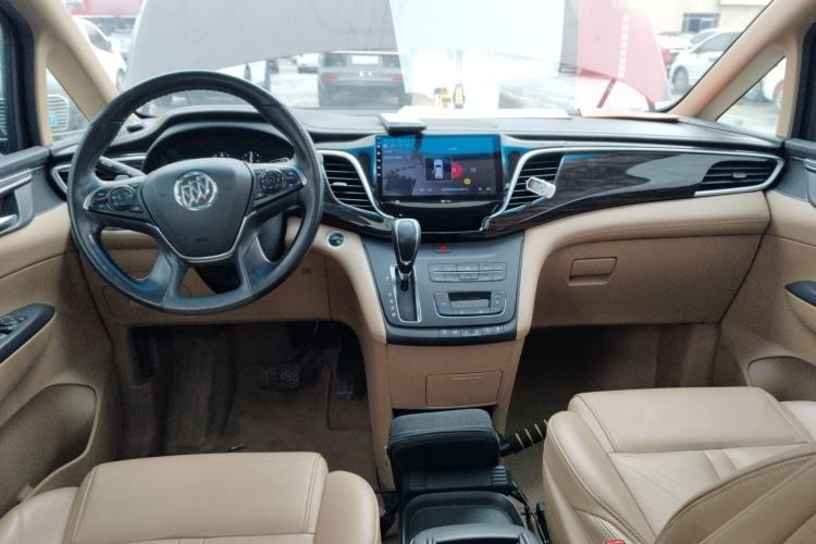 Used Buick GL8 2017 ES 28T Premium Version China V Standard Center Console