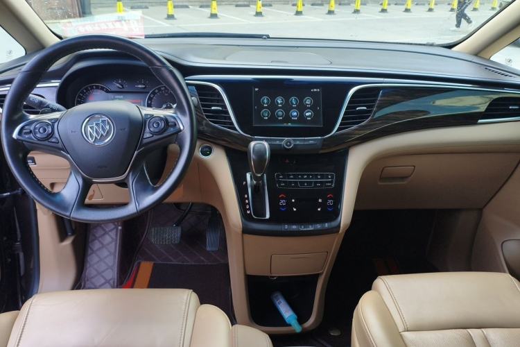 Used Buick GL8 2017 ES 28T Luxury Model China V Standard Center Console
