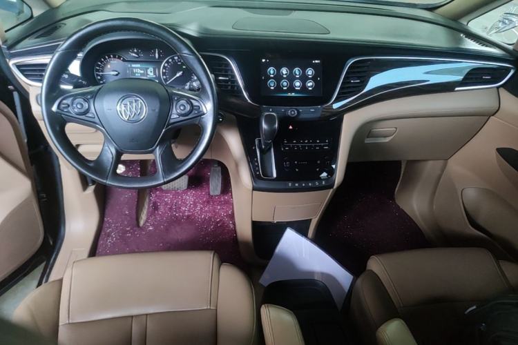 Used Buick GL8 2017 ES 28T Luxury Model China V Standard Center Console