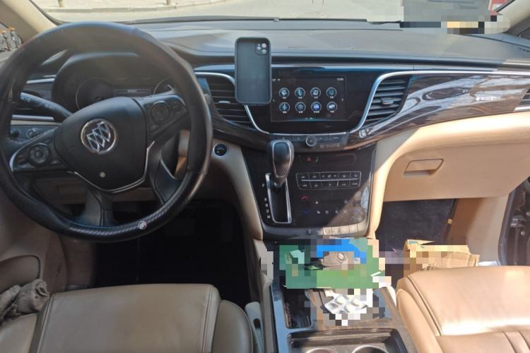 Used Buick GL8 2017 ES 28T Flagship Model China V Standard Center Console