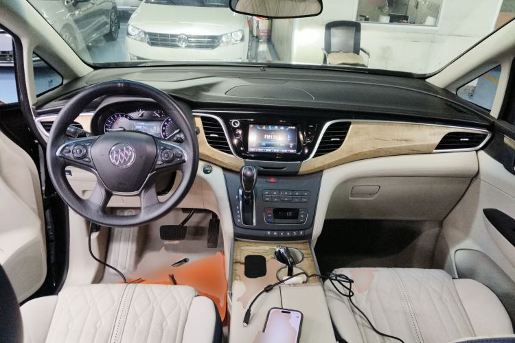 Used Buick GL8 2017 ES 28T Comfort Model China V Standard Center Console