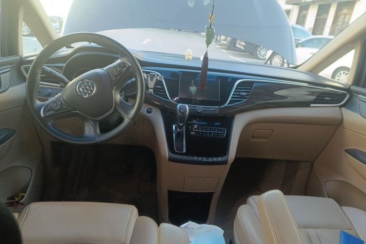 Used Buick GL8 2017 ES 28T Luxury Model China V Standard Center Console
