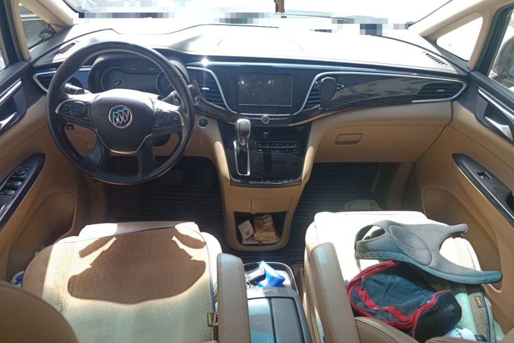Used Buick GL8 2017 ES 28T Luxury Model China V Standard Center Console