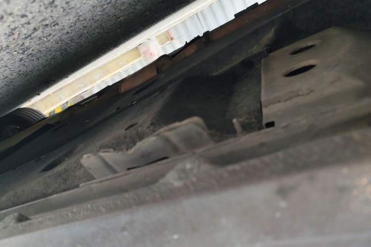 Used Buick GL8 2017 ES 28T Comfort Model China V Standard Chassis Front Left