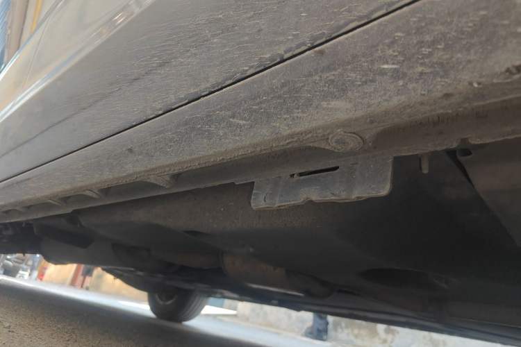Used Buick GL8 2017 ES 28T Premium Version China V Standard Chassis Front Right