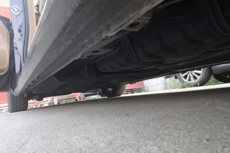 Used Buick GL8 2017 ES 28T Luxury Model China V Standard Chassis Rear Left