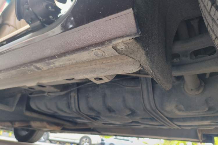 Used Buick GL8 2017 ES 28T Luxury Model China V Standard Chassis Rear Left