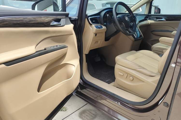 Used Buick GL8 2017 ES 28T Luxury Model China V Standard Driver Seat