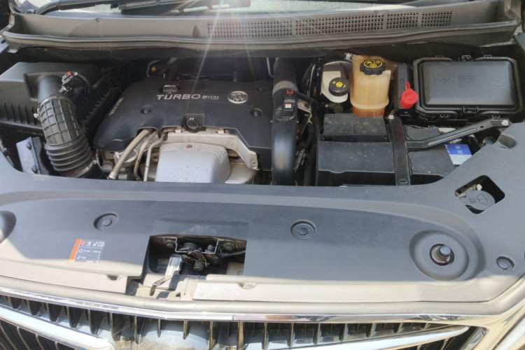 Used Buick GL8 2017 ES 28T Comfort Model China V Standard Engine Bay