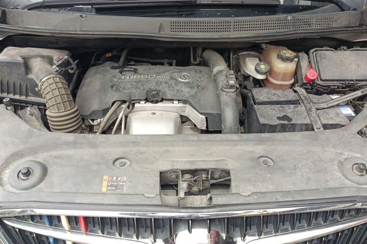 Used Buick GL8 2017 ES 28T Comfort Model China V Standard Engine Bay