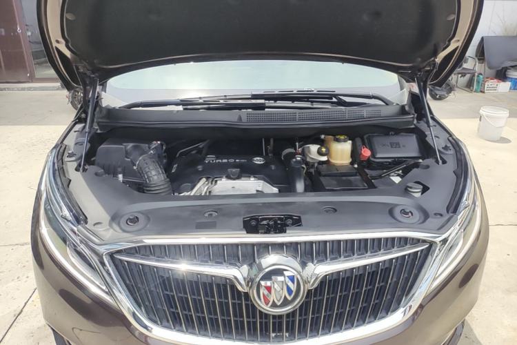 Used Buick GL8 2017 ES 28T Luxury Model China V Standard Engine Bay