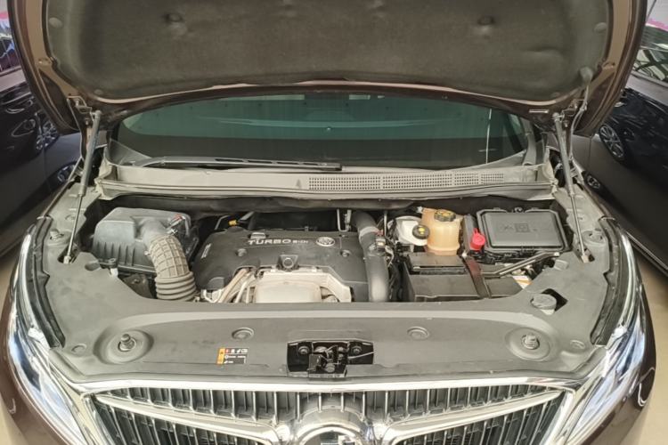 Used Buick GL8 2017 ES 28T Premium Version China V Standard Engine Bay