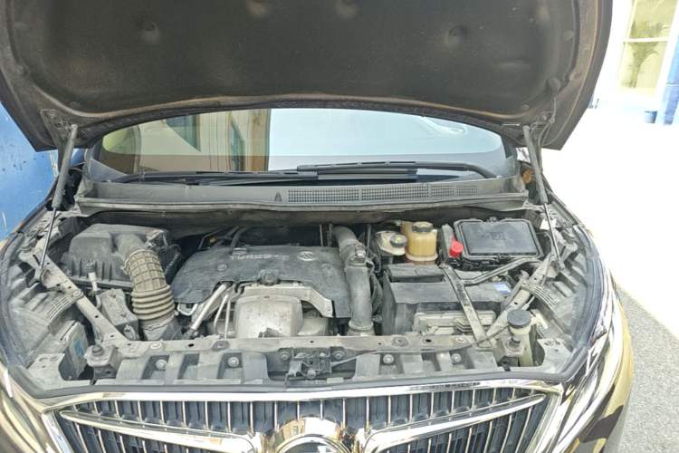 Used Buick GL8 2017 ES 28T Luxury Model China V Standard Engine Bay