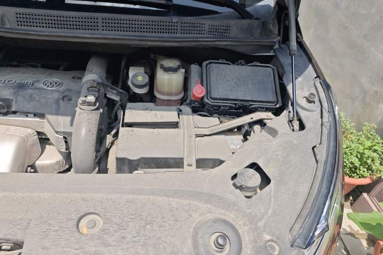 Used Buick GL8 2017 ES 28T Flagship Model China V Standard Engine Bay Left