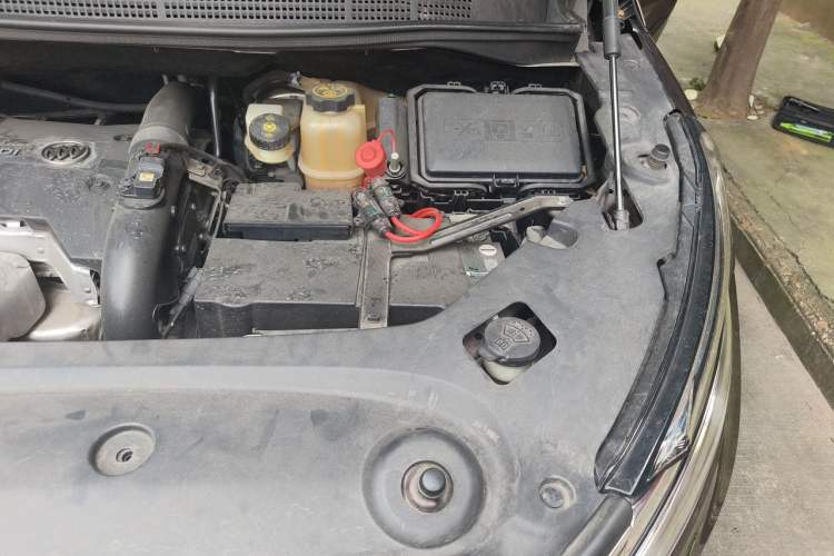 Used Buick GL8 2017 ES 28T Premium Version China V Standard Engine Bay Left