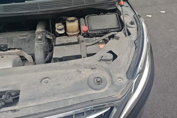 Used Buick GL8 2017 ES 28T Comfort Model China V Standard Engine Bay Left