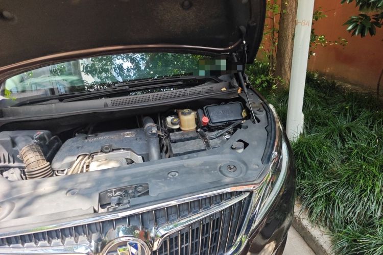 Used Buick GL8 2017 ES 28T Comfort Model China V Standard Engine Bay Left