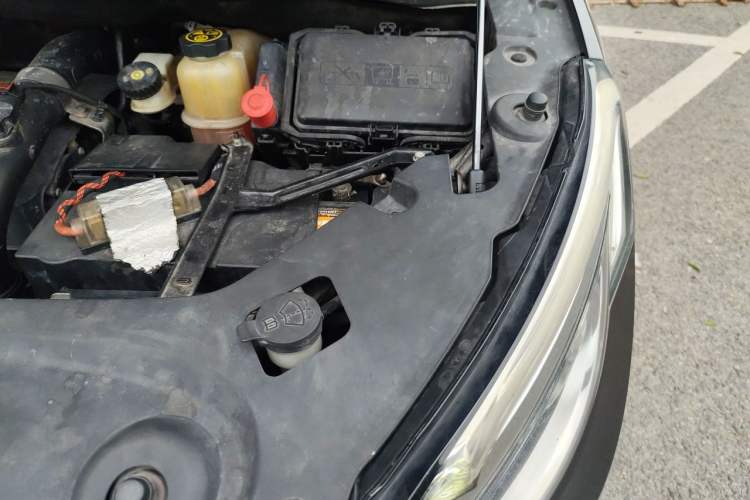 Used Buick GL8 2017 ES 28T Comfort Model China V Standard Engine Bay Left