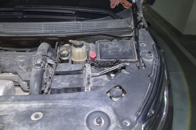 Used Buick GL8 2017 ES 28T Luxury Model China V Standard Engine Bay Left