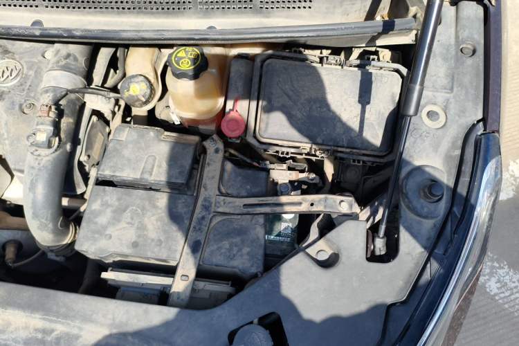 Used Buick GL8 2017 ES 28T Luxury Model China V Standard Engine Bay Left