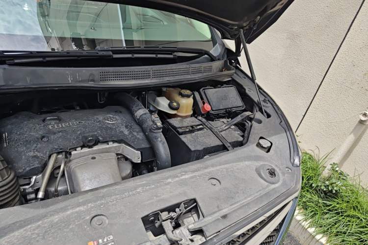 Used Buick GL8 2017 28T Avenir Avia National Emission Standard V Engine Bay Left