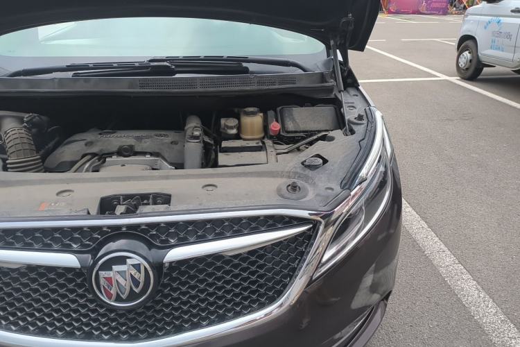 Used Buick GL8 2017 ES 28T Luxury Model China V Standard Engine Bay Left