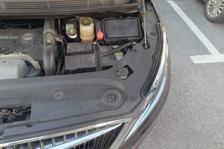 Used Buick GL8 2017 ES 28T Luxury Model China V Standard Engine Bay Left