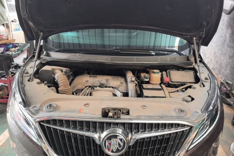 Used Buick GL8 2017 ES 28T Luxury Model China V Standard Engine Bay