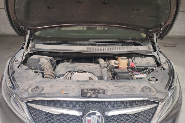 Used Buick GL8 2017 ES 28T Premium Version China V Standard Engine Bay