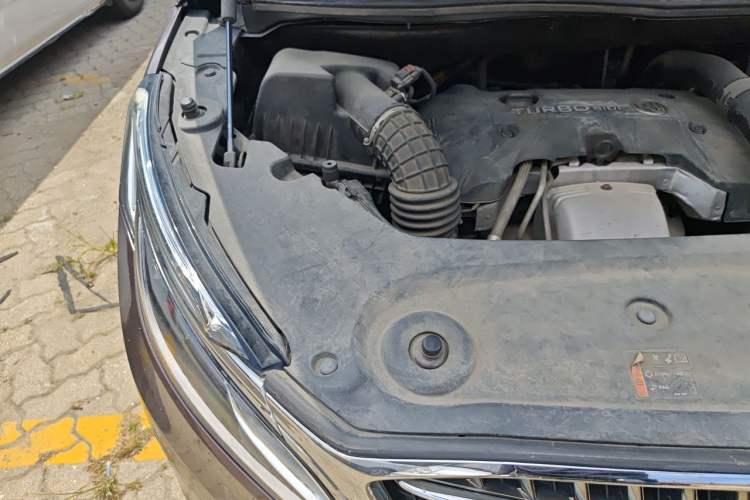 Used Buick GL8 2017 ES 28T Premium Version China V Standard Engine Bay Right