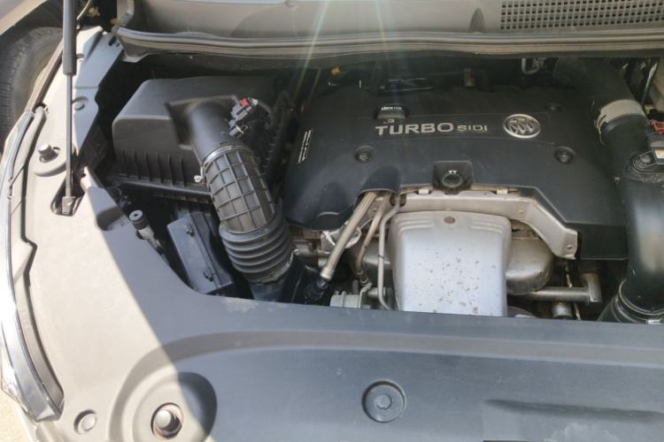 Used Buick GL8 2017 ES 28T Comfort Model China V Standard Engine Bay Right
