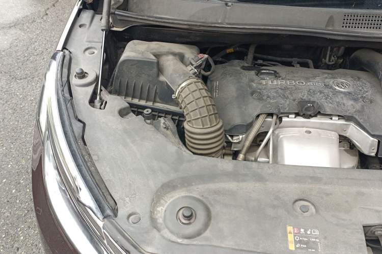 Used Buick GL8 2017 ES 28T Comfort Model China V Standard Engine Bay Right