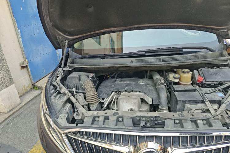 Used Buick GL8 2017 ES 28T Luxury Model China V Standard Engine Bay Right