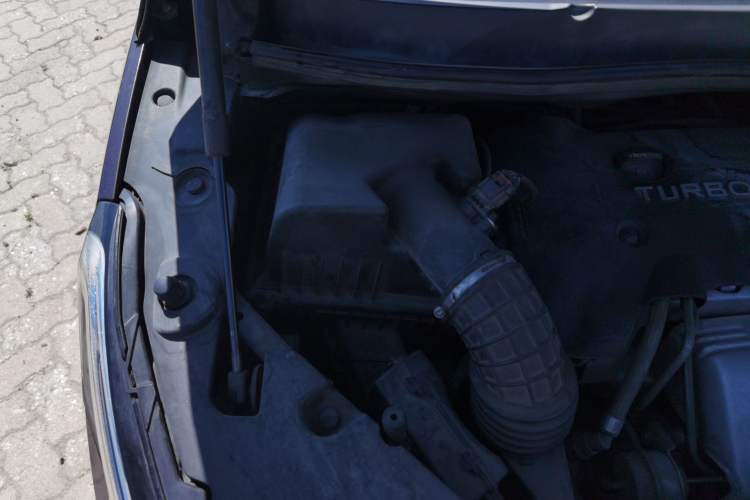 Used Buick GL8 2017 ES 28T Premium Version China V Standard Engine Bay Right
