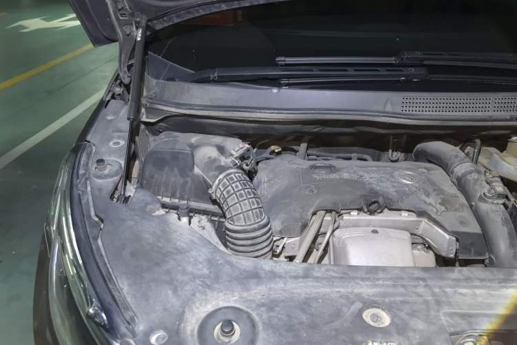 Used Buick GL8 2017 ES 28T Luxury Model China V Standard Engine Bay Right